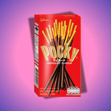Csokis Pocky pálcikák, ropogós textúrával és gazdag csokoládé bevonattal, japán édesség.