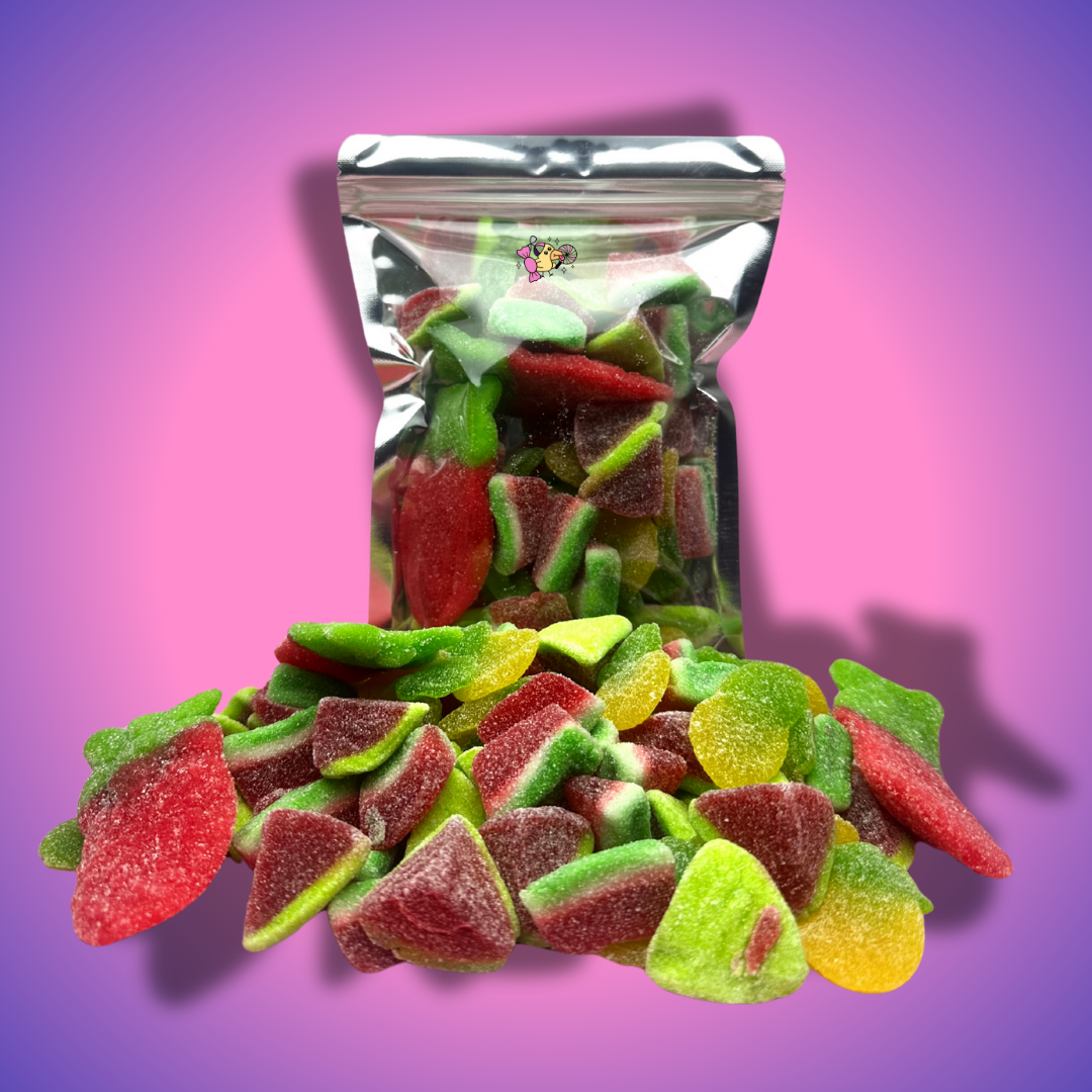 Savanyú gyümölcs mix gumicukor, amely tartalmazza a savanyú ananászt, savanyú dinnyét, óriás savanyú epret és töltött dinnyét, élénk színekben és frissítő ízekkel.